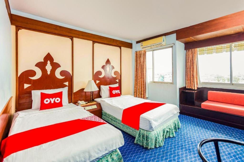 Oyo 441 Grand Thara Hotel Surat Thani Ngoại thất bức ảnh
