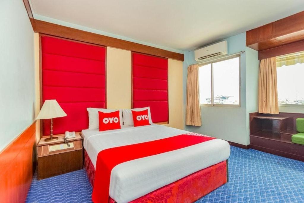 Oyo 441 Grand Thara Hotel Surat Thani Ngoại thất bức ảnh