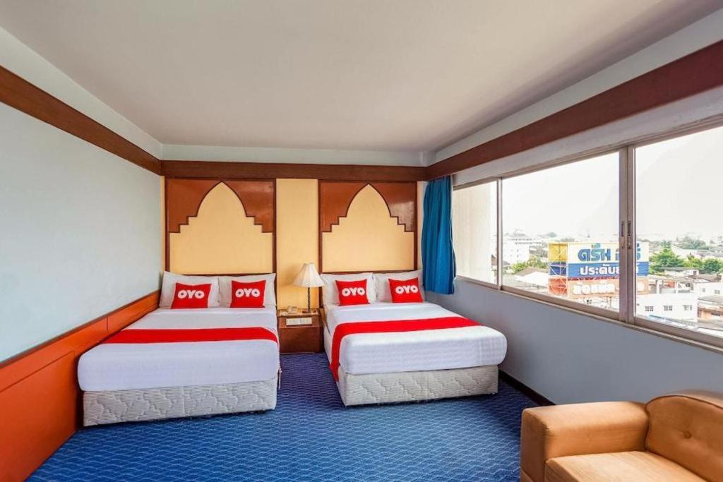 Oyo 441 Grand Thara Hotel Surat Thani Ngoại thất bức ảnh