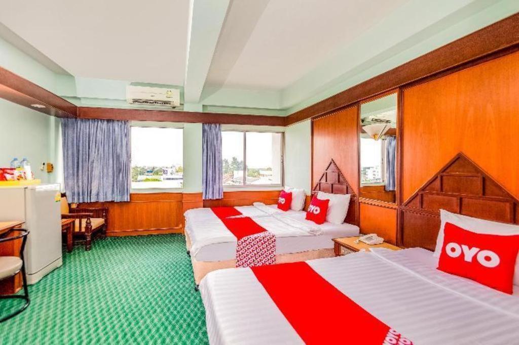 Oyo 441 Grand Thara Hotel Surat Thani Ngoại thất bức ảnh