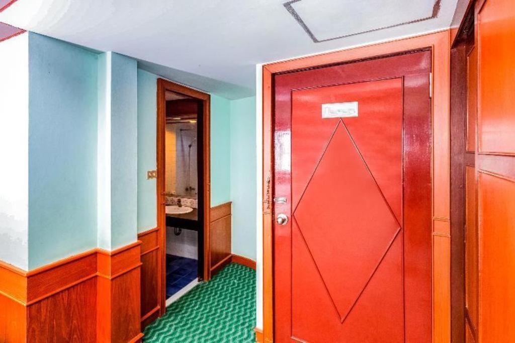 Oyo 441 Grand Thara Hotel Surat Thani Ngoại thất bức ảnh