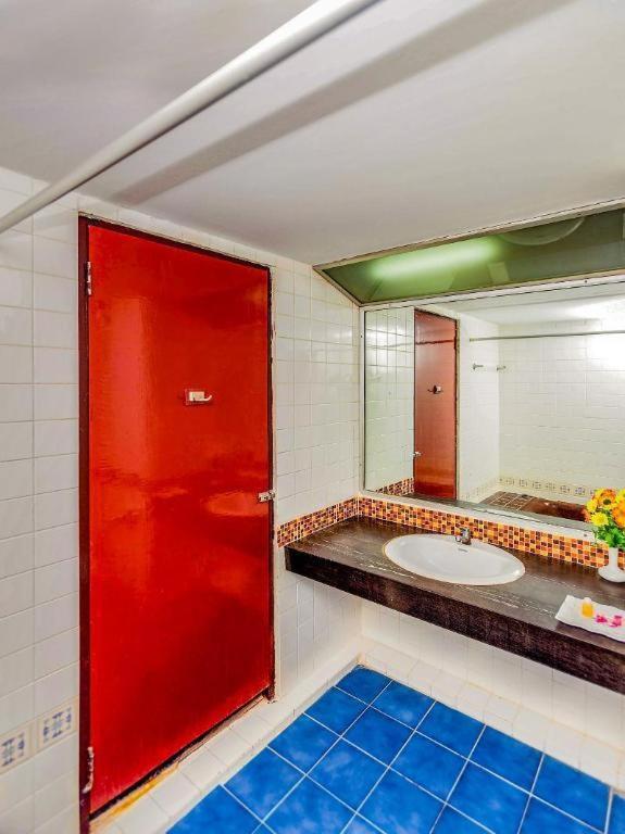 Oyo 441 Grand Thara Hotel Surat Thani Ngoại thất bức ảnh